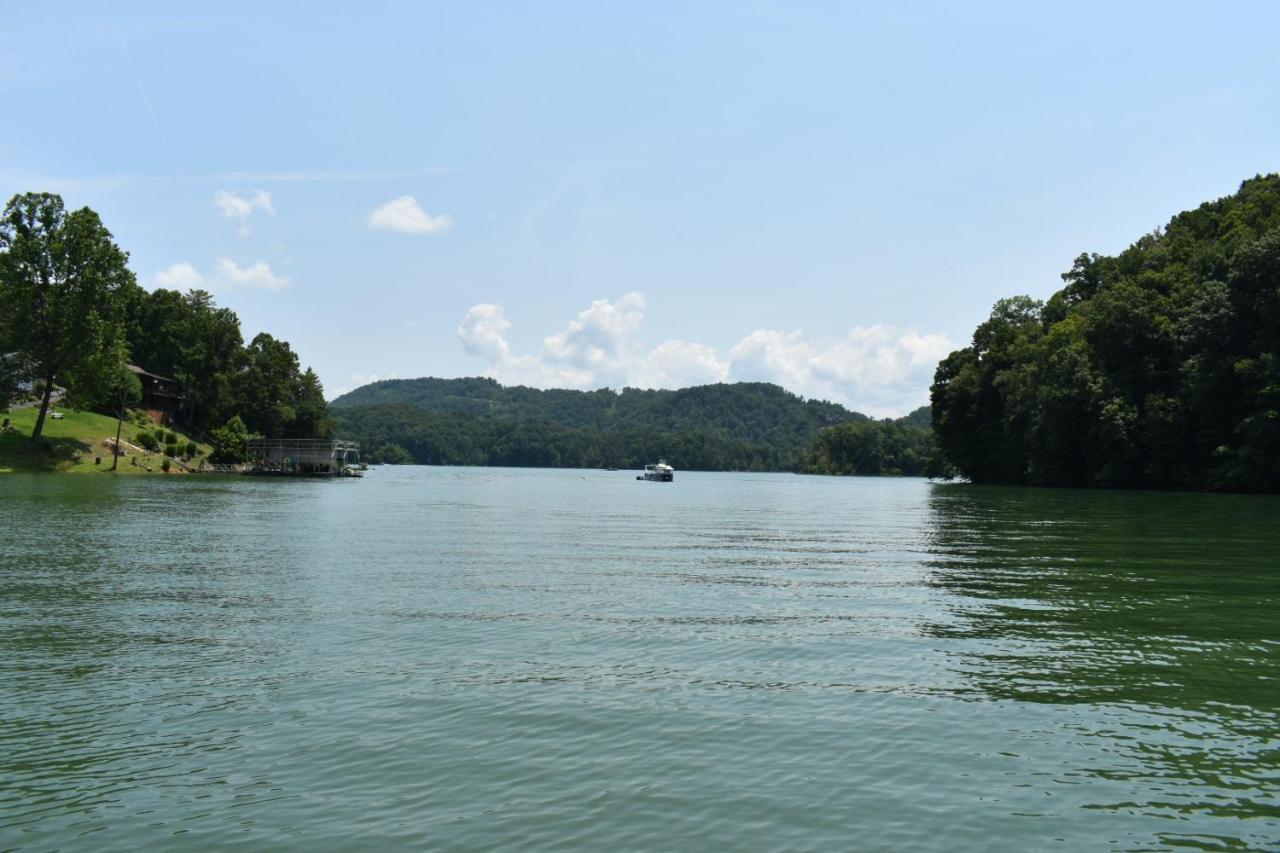 Tree Top Lodge - Gorgeous Lake Cabin With Hot Tub & Magnificent Views Of Forests And Mountains! Cabin Butler Экстерьер фото