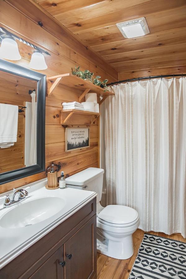Tree Top Lodge - Gorgeous Lake Cabin With Hot Tub & Magnificent Views Of Forests And Mountains! Cabin Butler Экстерьер фото