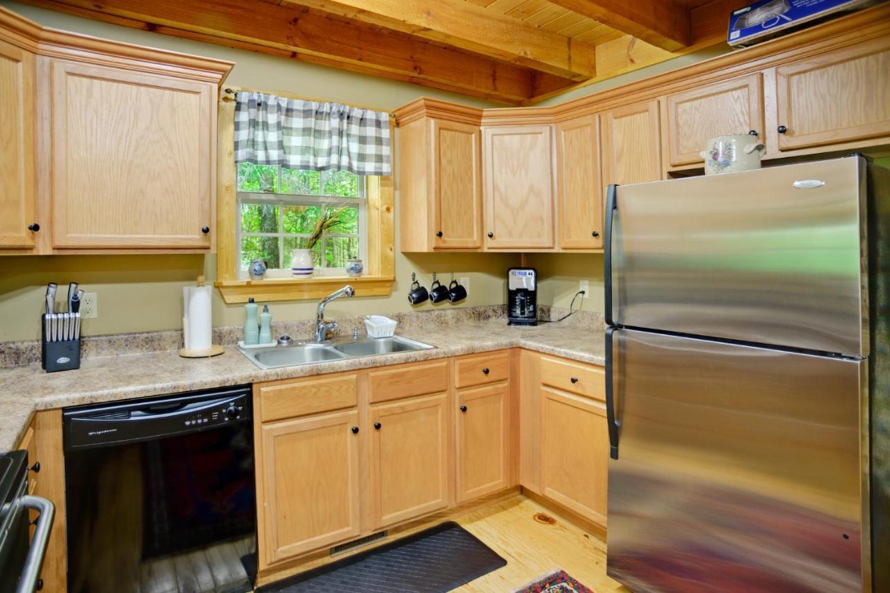 Tree Top Lodge - Gorgeous Lake Cabin With Hot Tub & Magnificent Views Of Forests And Mountains! Cabin Butler Экстерьер фото